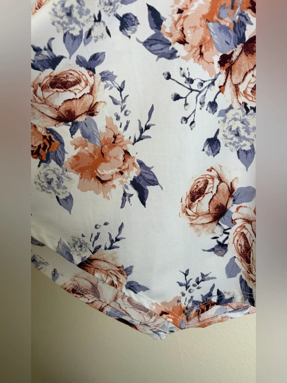 First Love Floral Tank Top Small White Hi Low Sleeveless V Neck Blouse - Picture 4 of 9